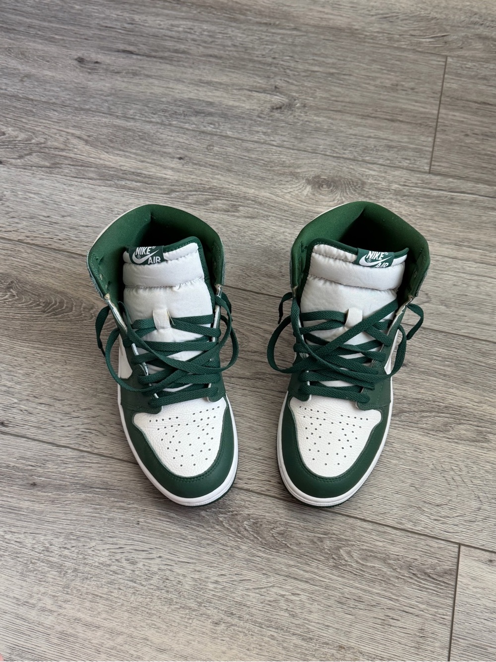 Nike Men’s Retro Air Jordan 1s Pine Green - Picture 3 of 6